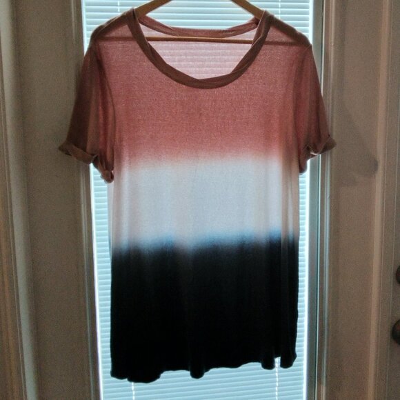 Womens 🌷 OS Dusty Rose - White And Blue Color Bleed Short Sleeve Stretch Top 💙 - Picture 1 of 10